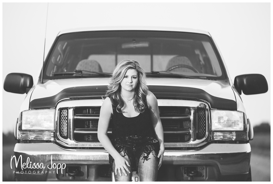a girl and her truck senior pictures waconia high school mn