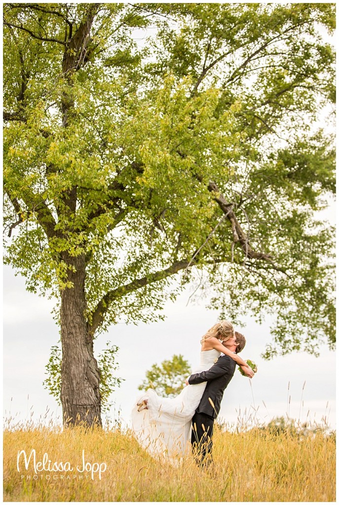 outdoor wedding pictures carver county mn